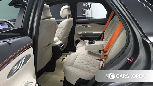 Genesis GV70 2024 Серый из Кореи, фото 3
