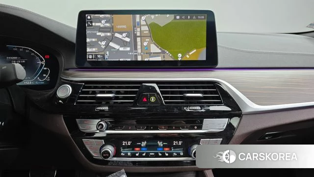 BMW 5 Series (G30) 2021 Черный из Кореи, фото 3