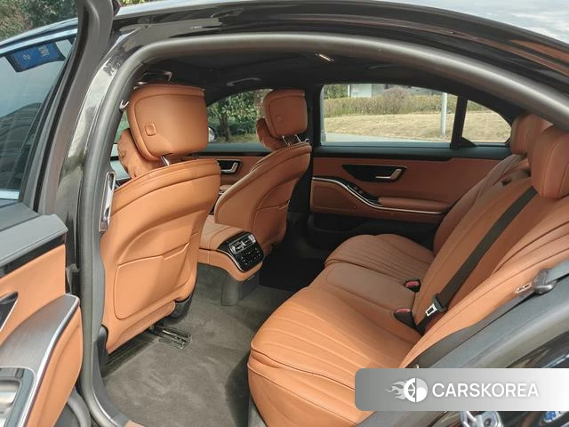 Mercedes-Benz S-Class 2024 Черный из Китая, фото 3