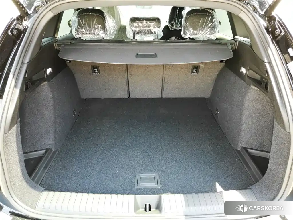 Audi Q6L 2026 Черный из Китая, фото 3