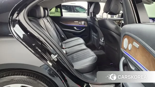 Mercedes-Benz E-Class W213 2018 Черный из Кореи, фото 3