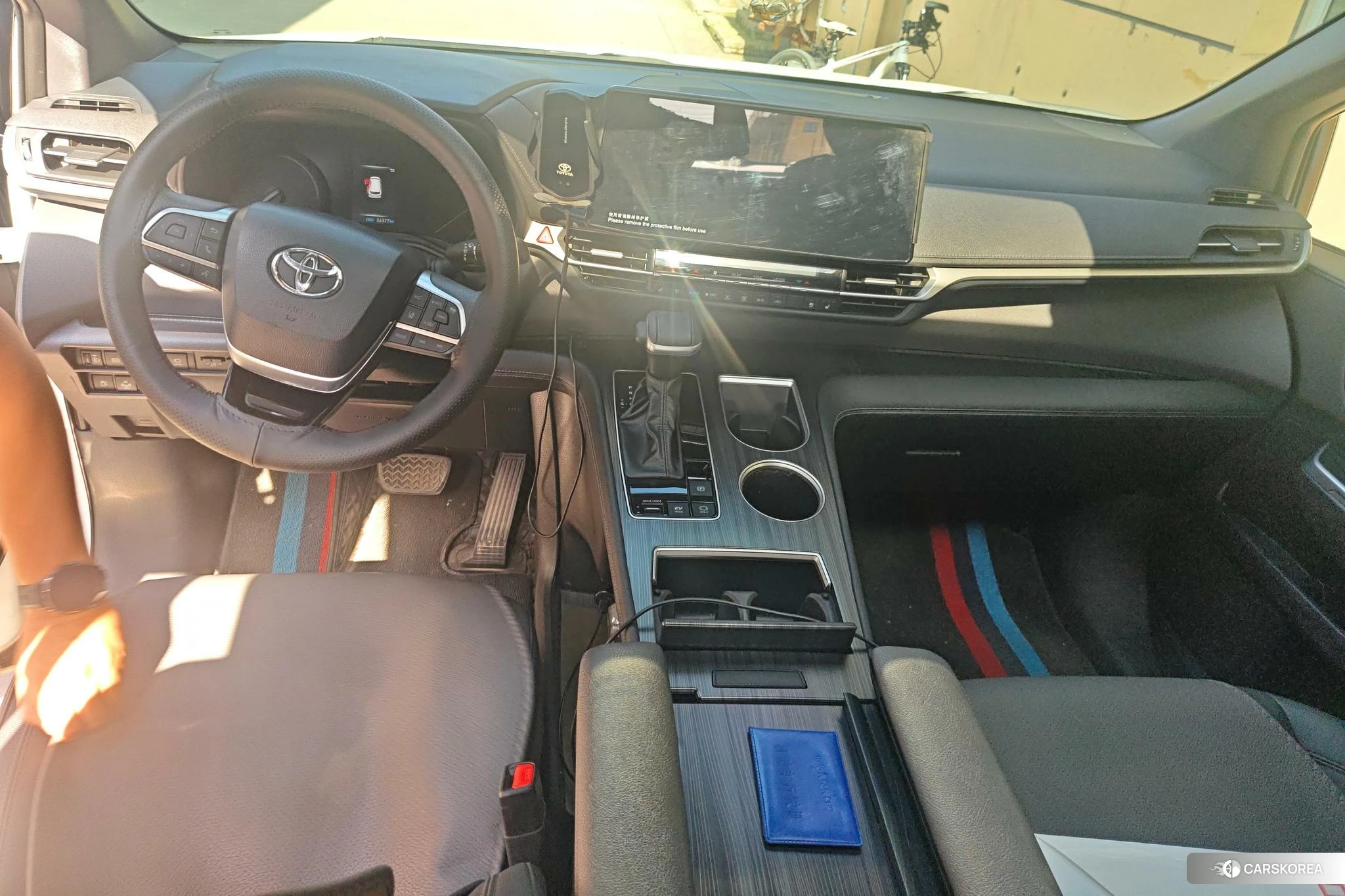 Toyota Sienna 2023 Белый из Китая, фото 3