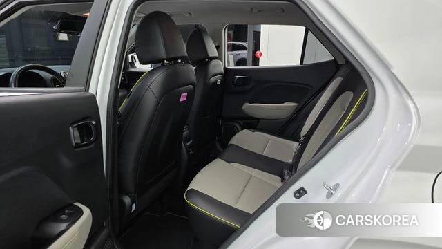 Hyundai Venue 2023 Белый из Кореи, фото 3