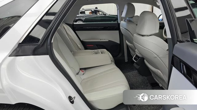 Hyundai Grandeur Hybrid (GN7) 2023 Белый из Кореи, фото 3