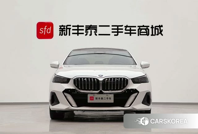 BMW 5 series 2025 Белый из Китая, фото 3