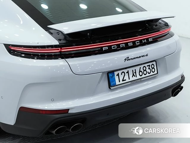 Porsche Panamera (976) 2025 Светло-серебряный цвет из Кореи, фото 3