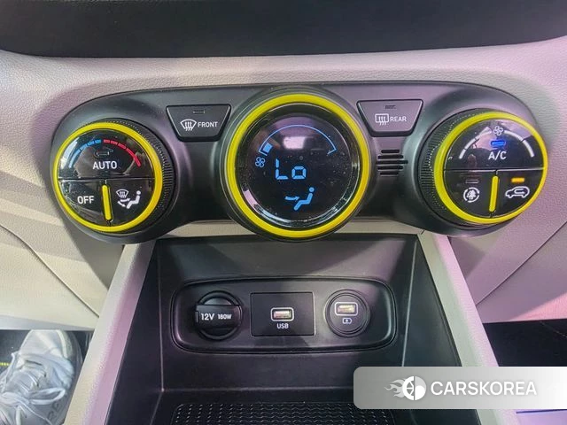 Hyundai Venue 2021 Белый из Кореи, фото 3