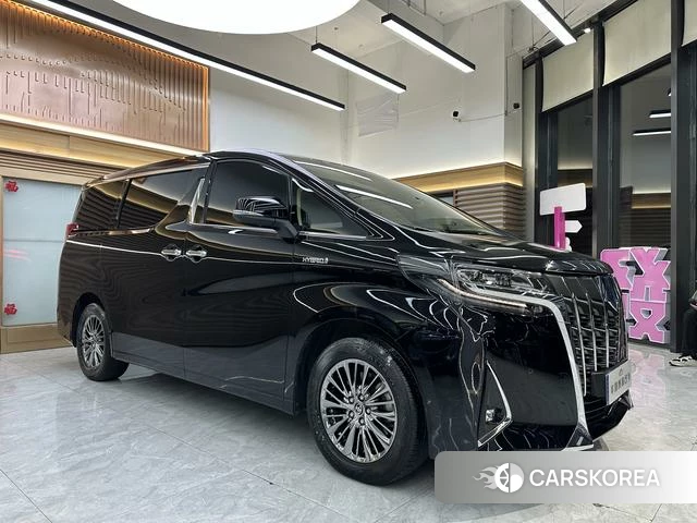 Toyota Alphard 2023 Черный из Китая, фото 3