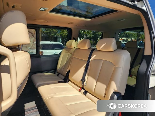 Hyundai Staria 2024 Белый из Кореи, фото 3