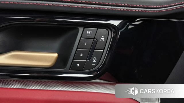 Porsche Panamera (976) 2025 Серебристо-серый из Кореи, фото 3
