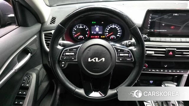 Kia Seltos 2021 Серый из Кореи, фото 3