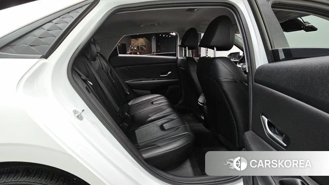 Hyundai The New Avante (CN7) 2024 Белый из Кореи, фото 3