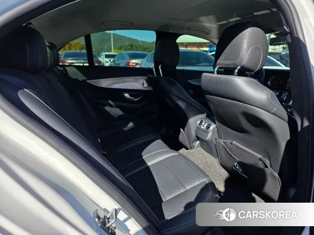 Mercedes-Benz E-Class W213 2018 Белый из Кореи, фото 3