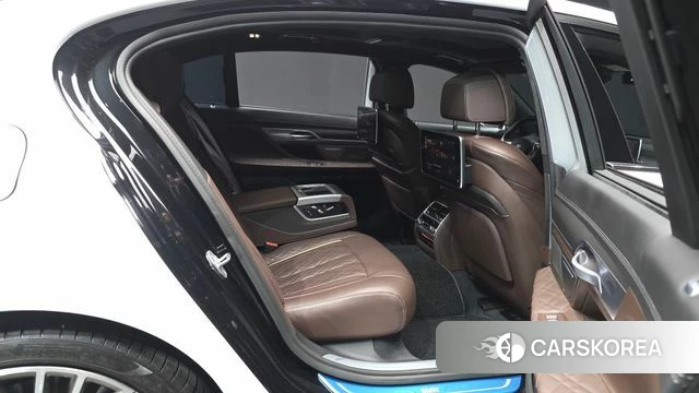 BMW 7 Series (G11) 2021 Белый из Кореи, фото 3