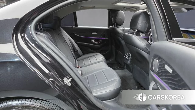 Mercedes-Benz E-Class W213 2018 Черный из Кореи, фото 3