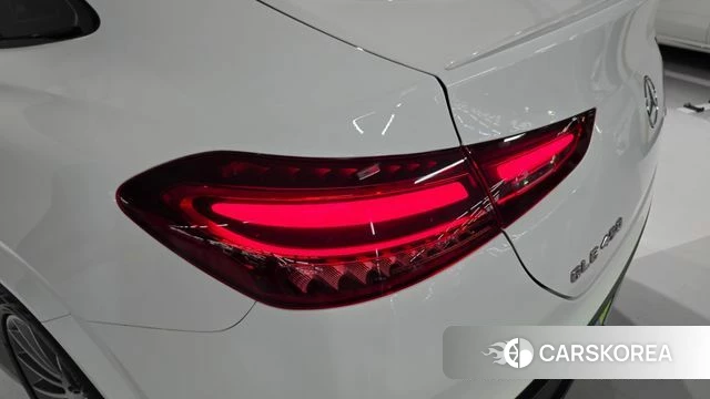 Mercedes-Benz GLE-Class W167 2026 Белый из Кореи, фото 3