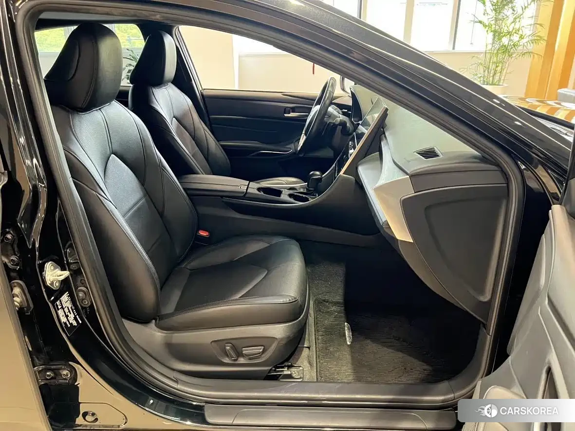 Toyota Avalon 2023 Черный из Китая, фото 3