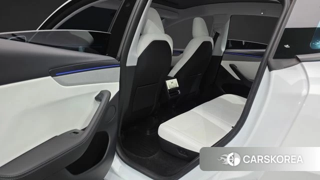 Tesla Model Y 2025 Белый из Кореи, фото 3