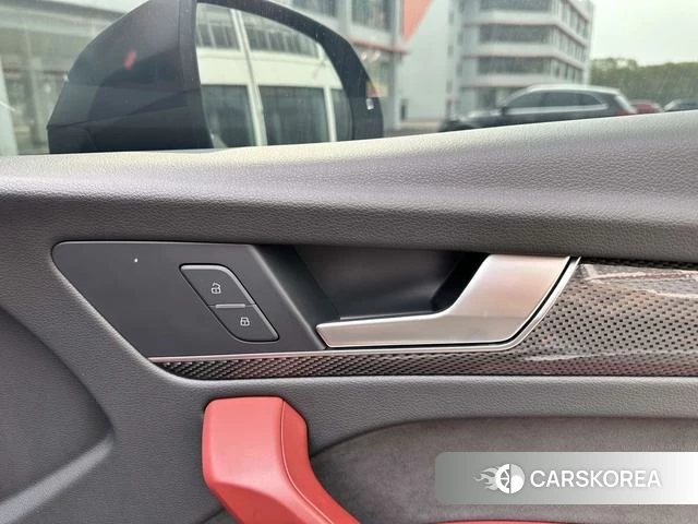 Audi Q5L 2022 Черный из Китая, фото 3