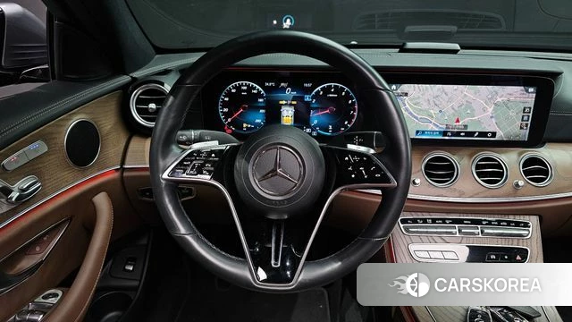 Mercedes-Benz E-Class W213 2021 Серебристо-серый из Кореи, фото 3