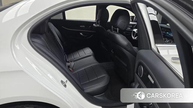 Mercedes-Benz E-Class W213 2023 Белый из Кореи, фото 3