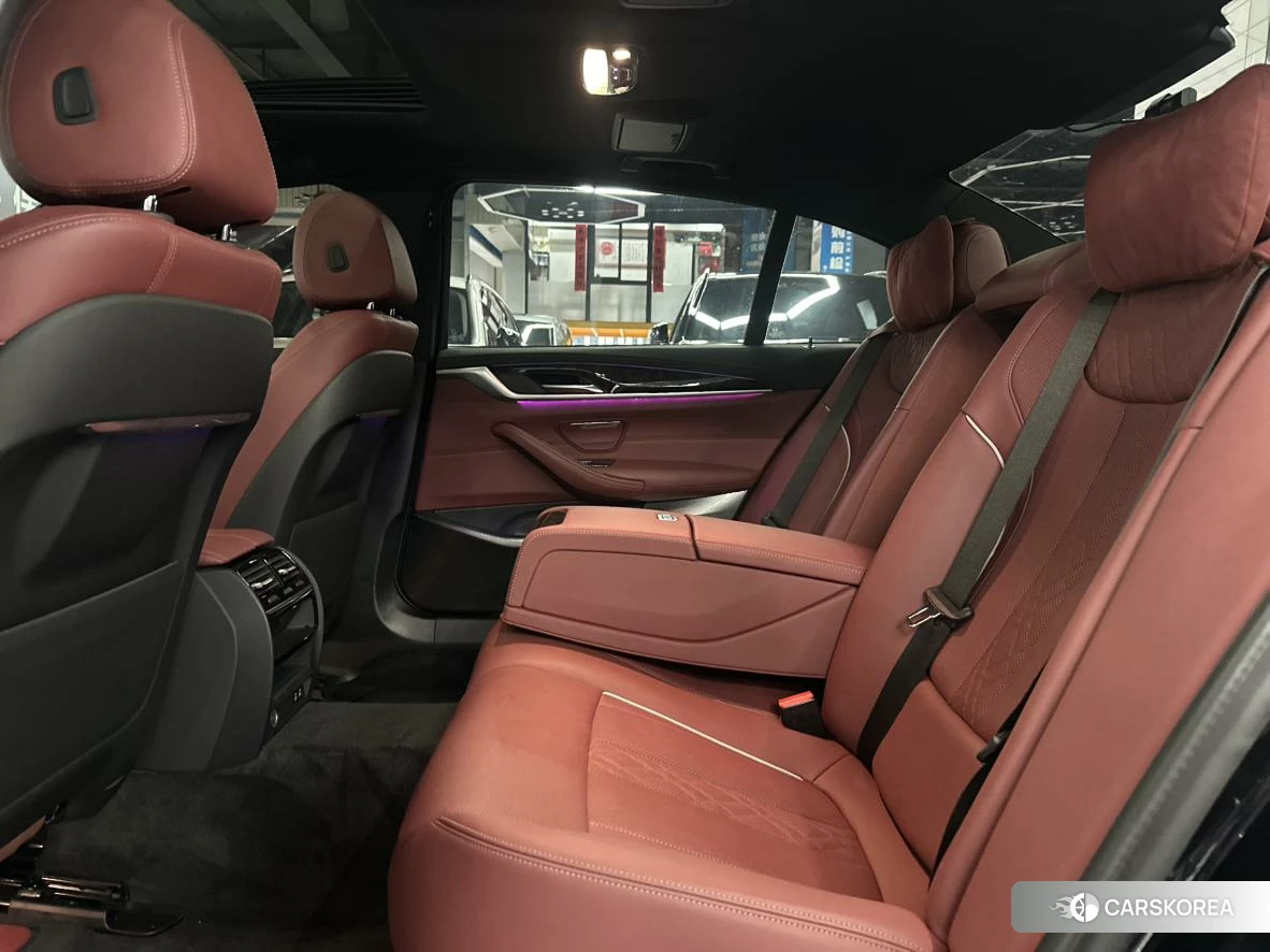 BMW 5 series 2021 Черный из Китая, фото 3
