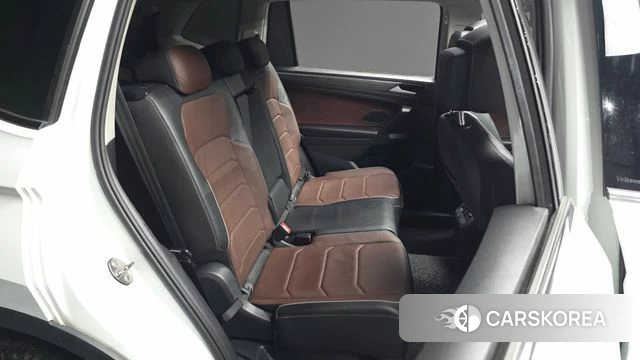 Volkswagen Tiguan Allspace 2022 Белый из Кореи, фото 3