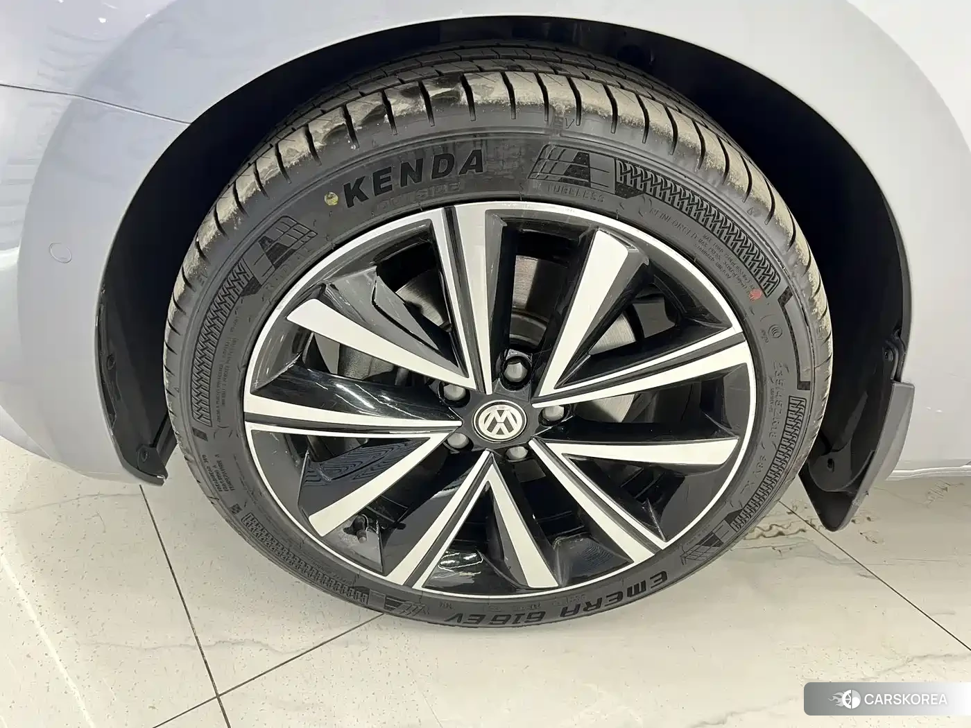 Skoda Superb 2023 Silver/gray из Китая, фото 3