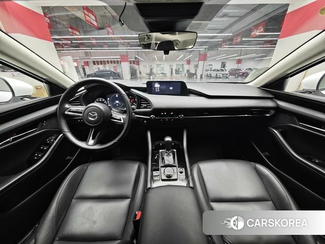 Mazda 3 2024 Белый из Китая, фото 3