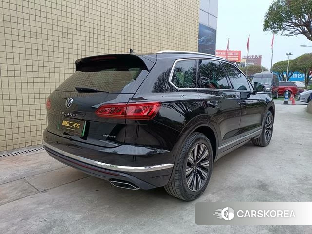 Volkswagen Touareg 2021 Черный из Китая, фото 3