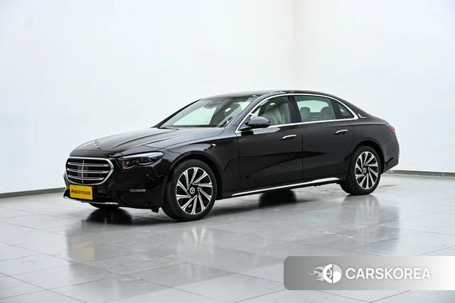Mercedes-Benz E-Class 2024 Красный из Китая, фото 3