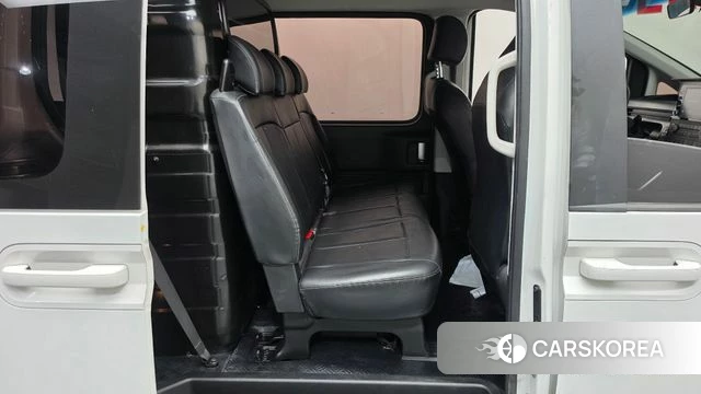 Hyundai Staria 2023 Белый из Кореи, фото 3