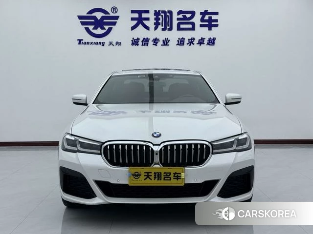 BMW 5 series 2023 Белый из Китая, фото 3