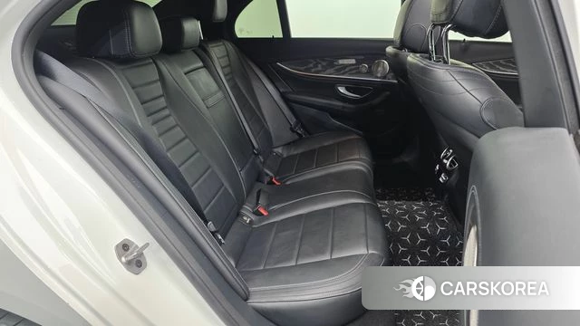 Mercedes-Benz E-Class W213 2021 Белый из Кореи, фото 3