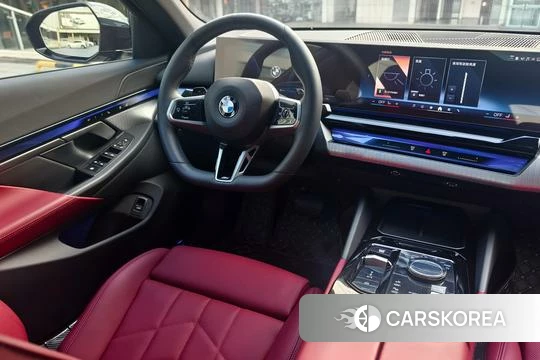 BMW 5 series 2024 Черный из Китая, фото 3