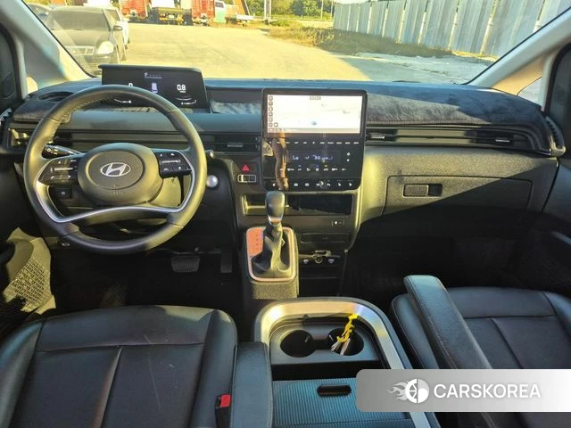 Hyundai Staria 2024 Белый из Кореи, фото 3