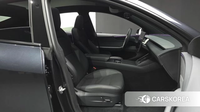 Tesla Model Y 2026 Серый из Кореи, фото 3