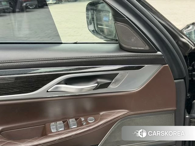 BMW 7 series 2021 Черный из Китая, фото 3