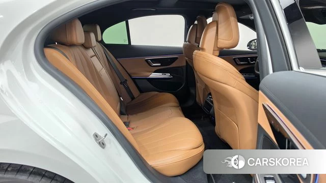 Mercedes-Benz E-Class W214 2026 Белый из Кореи, фото 3