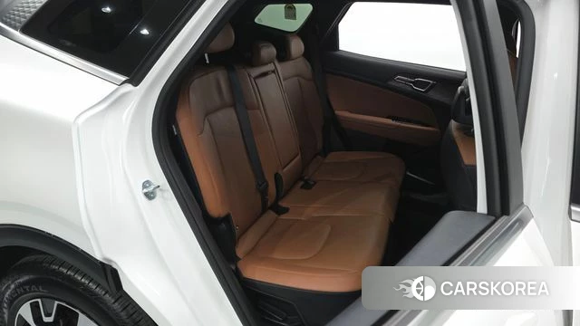 Kia Sportage 5th Generation Hybrid 2024 Белый из Кореи, фото 3