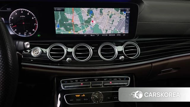 Mercedes-Benz E-Class W213 2018 Белый из Кореи, фото 3