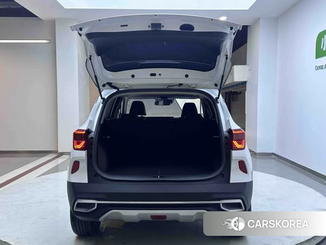 Kia KX3 2022 Белый из Китая, фото 3