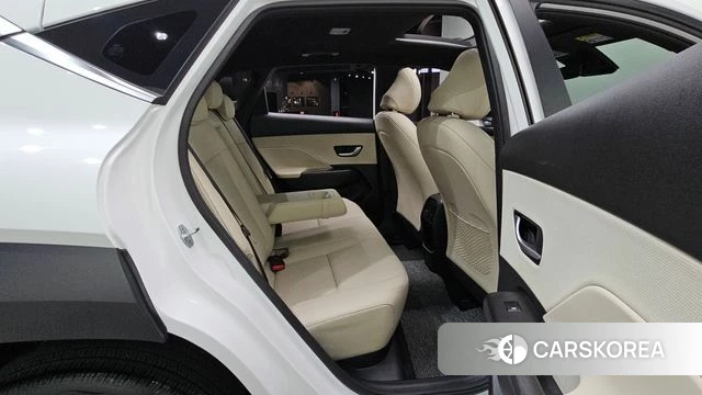 Hyundai Kona (SX2) 2025 Белый из Кореи, фото 3