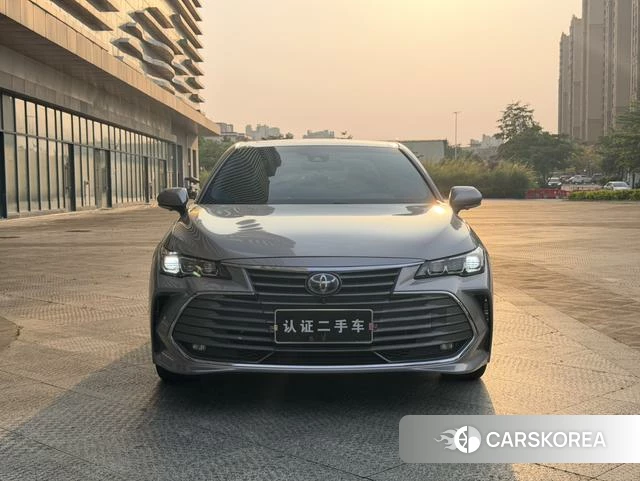 Toyota Avalon 2021 Серебристо-серый из Китая, фото 3