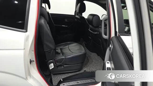 Ssangyong Korando Turismo 2018 Белый из Кореи, фото 3