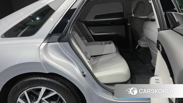 Hyundai Grandeur (GN7) 2023 Серебристо-серый из Кореи, фото 3