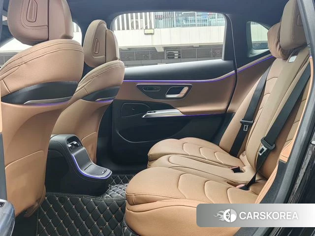 Mercedes-Benz E-Class 2024 Черный из Китая, фото 3