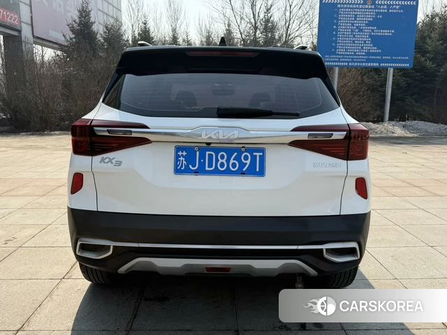 Kia KX3 2023 Белый из Китая, фото 3