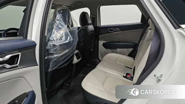 Kia Sportage 5th Generation 2023 Белый из Кореи, фото 3