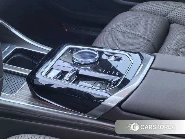 BMW 7 series 2024 Черный из Китая, фото 3